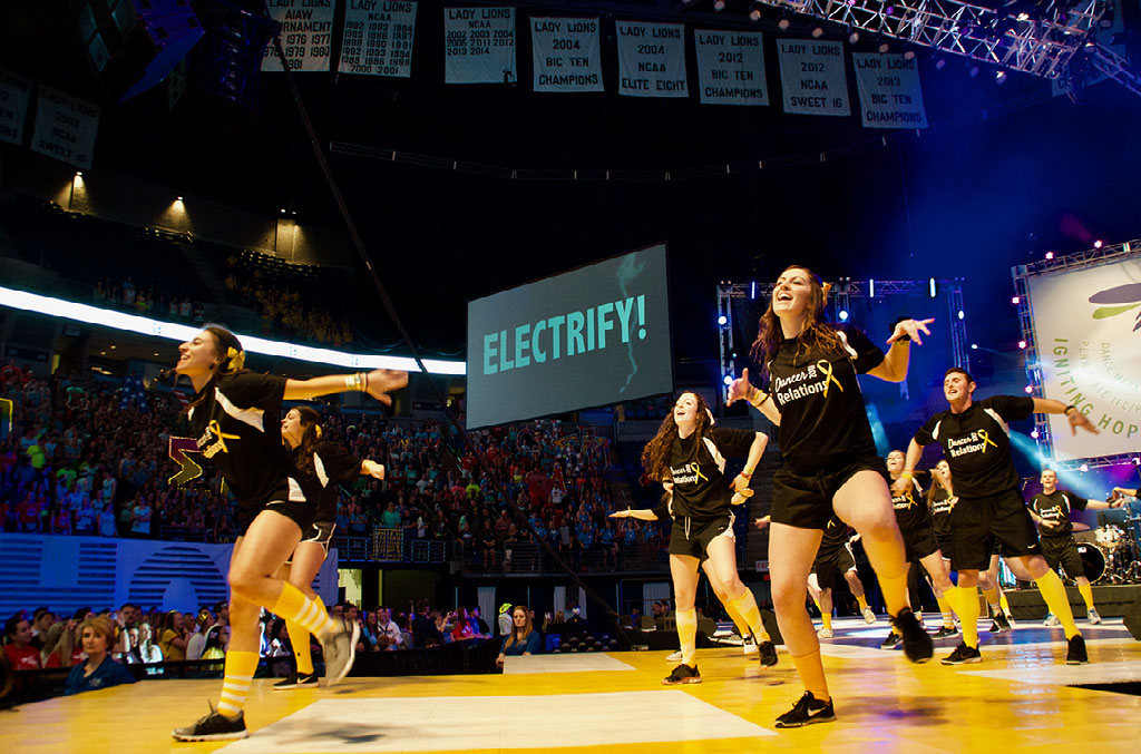 IN PHOTOS THON Line Dance